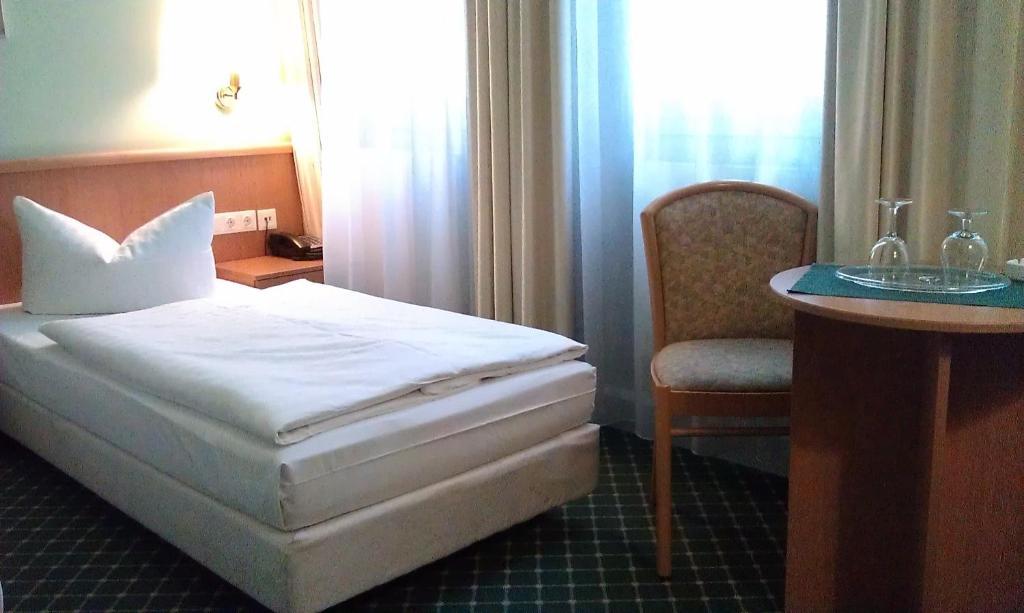 Hotel "Helle Mitte" Берлин Номер фото