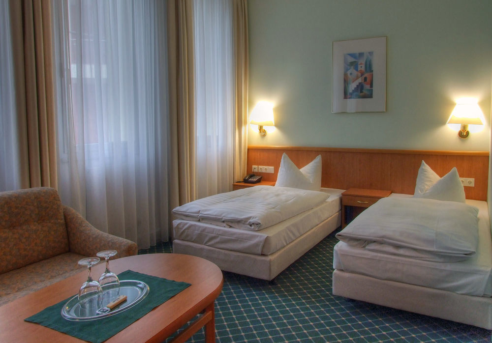 Hotel "Helle Mitte" Берлин Экстерьер фото